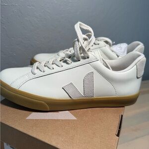 Veja ESPLAR LOGO Leather Women’s US7/EU38